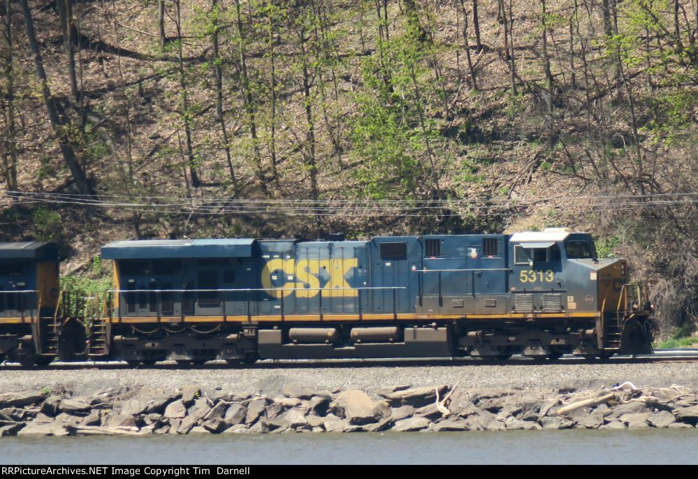 CSX 5313 leads I157